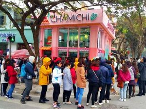 Rela Antre Berjam-jam Beli Bubble Tea, Gambarkan Orang Tak Percaya Diri Rela Antre Berjam-jam Beli Bubble Tea, Gambarkan Orang Tak Percaya Diri