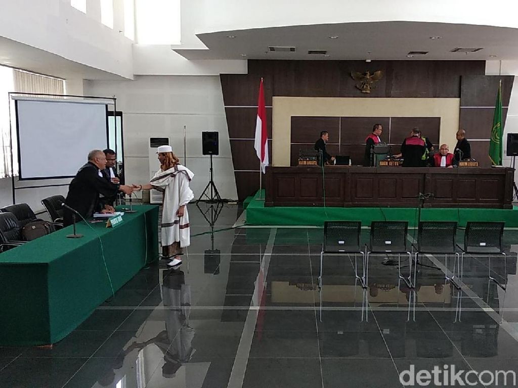 Bacakan Pleidoi, Habib Bahar: Saya Tidak Niat Menganiaya Korban Bacakan Pleidoi, Habib Bahar: Saya Tidak Niat Menganiaya Korban