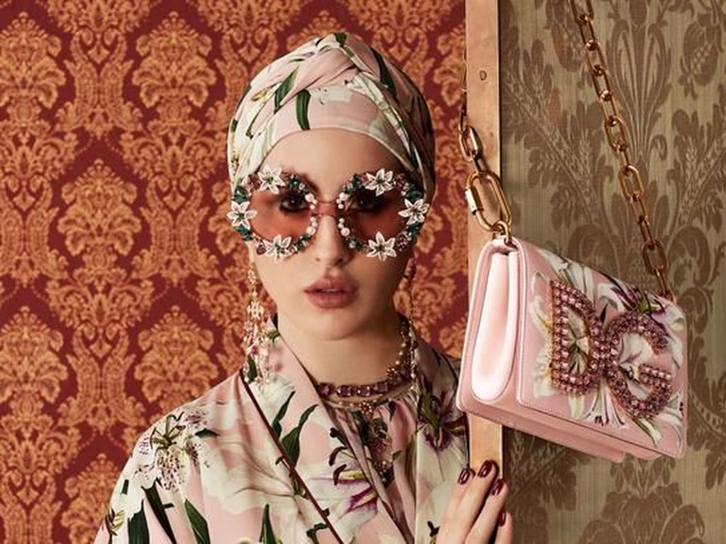 Dolce & Gabbana Rilis Abaya Stylish yang Bisa Dipakai Wanita Berhijab