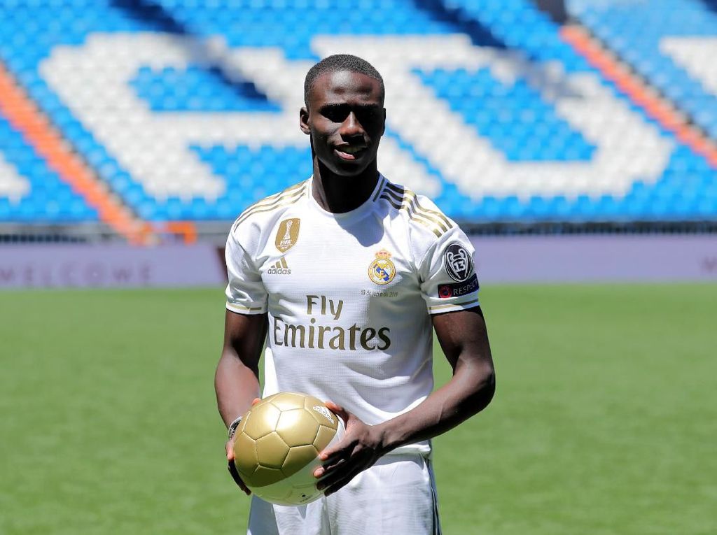 Ferland Mendy Siap Bersaing dengan Marcelo Ferland Mendy Siap Bersaing dengan Marcelo