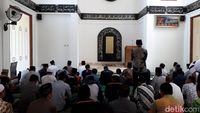 Mualaf Usai Salat Jumat, Deddy Corbuzier Belum Tampak