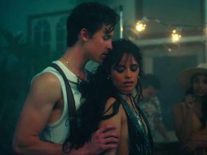 Duet Mesra Shawn Mendes dan Camila Cabello di 5 Klip Pilihan Minggu Ini Duet Mesra Shawn Mendes dan Camila Cabello di 5 Klip Pilihan Minggu Ini