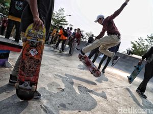 Antusias Anak Muda Rayakan Hari Skateboard Sedunia di Kalijodo Antusias Anak Muda Rayakan Hari Skateboard Sedunia di Kalijodo