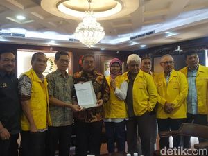 Temui Fadli Zon, IKB UI-GNKR Minta DPR Bentuk Pansus 22 Mei Temui Fadli Zon, IKB UI-GNKR Minta DPR Bentuk Pansus 22 Mei