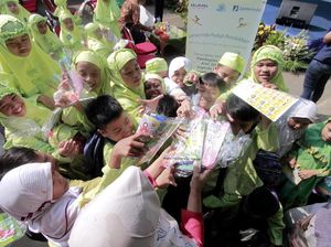 Peduli Pendidikan Sebar Ribuan Paket Alat Sekolah Peduli Pendidikan Sebar Ribuan Paket Alat Sekolah