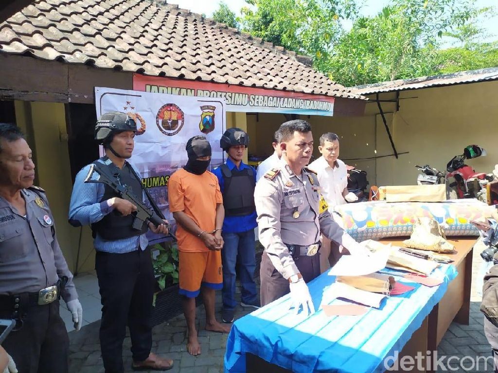 Buron 1 Tahun, Pelaku Pembunuhan Ibu Rumah Tangga di Kediri Diamankan Buron 1 Tahun, Pelaku Pembunuhan Ibu Rumah Tangga di Kediri Diamankan