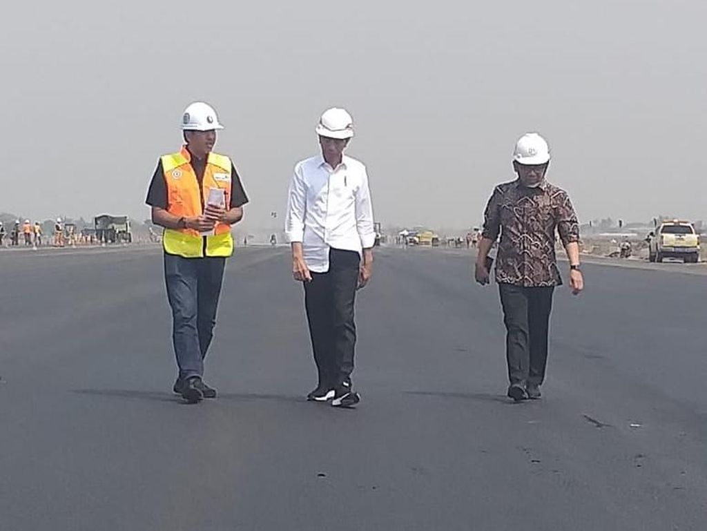 Ulang Tahun, Jokowi Tinjau Runway Baru di Bandara Soekarno-Hatta Ulang Tahun, Jokowi Tinjau Runway Baru di Bandara Soekarno-Hatta