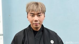 Pulang dari Jepang, Roy Kiyoshi tampil dengan Yukata