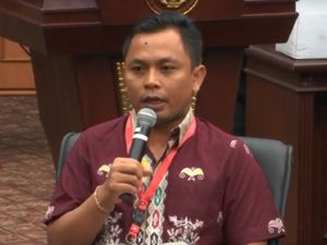 Cerita Keakraban Kubu 01 dan 02 di Proses Rekap KPU Cerita Keakraban Kubu 01 dan 02 di Proses Rekap KPU