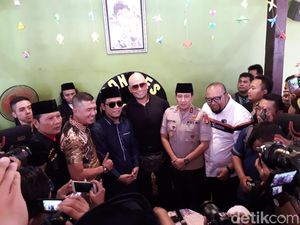 Deddy Corbuzier Menangis Usai Mualaf, Ini Alasan Seseorang Menitikan Air Mata Deddy Corbuzier Menangis Usai Mualaf, Ini Alasan Seseorang Menitikan Air Mata