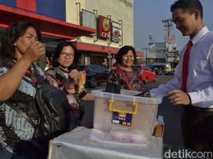 Sutrisno, Penjual Mie Lidi di Kota Pekalongan Ini Selalu Necis