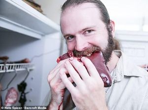 Duh! Makan Daging Busuk Agar Mabuk Jadi Tren Baru yang Berbahaya Duh! Makan Daging Busuk Agar Mabuk Jadi Tren Baru yang Berbahaya