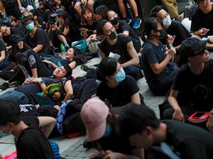 Ratusan Demonstran RUU Ekstradisi Kembali Turun ke Jalanan Hong Kong Ratusan Demonstran RUU Ekstradisi Kembali Turun ke Jalanan Hong Kong