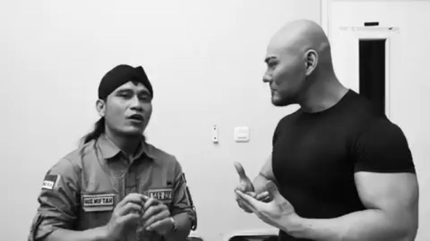 Deddy Corbuzier Jadi Mualaf Setelah Salat Jumat