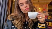 Kulineran Ala Hana Cross, Model Cantik Pacar Brooklyn Beckham