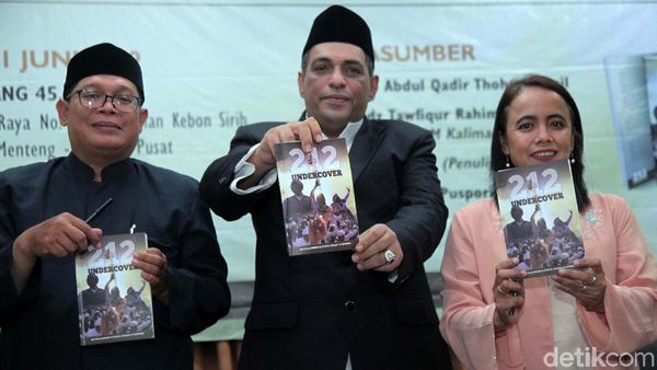 Bedah Buku 212 Undercover