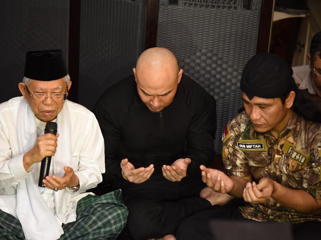 Ternyata Deddy Corbuzier Sempat Mau Diislamkan Almarhum Uje Ternyata Deddy Corbuzier Sempat Mau Diislamkan Almarhum Uje