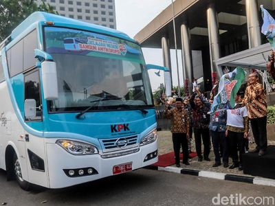 Momen KPK Lepas Bus Antikorupsi