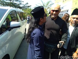 Ditanya Sudah Sunat Apa Belum, Ini Jawaban Kocak Deddy Corbuzier