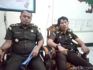 Kejaksaan Dompu akan Panggil Kepsek SMP 2 terkait Pungli SKHU Rp 100 Ribu Kejaksaan Dompu akan Panggil Kepsek SMP 2 terkait Pungli SKHU Rp 100 Ribu