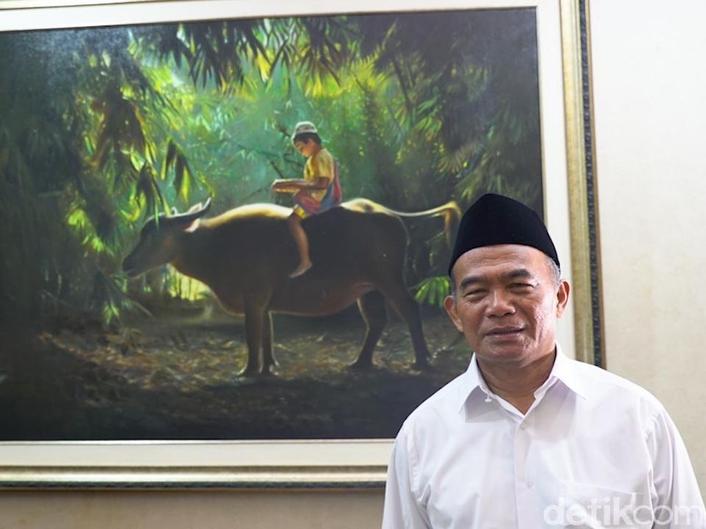 Gebrakan Mendikbud Naikkan Pendapatan Guru Honorer Minimal Setara UMR, Begini Caranya Gebrakan Mendikbud Naikkan Pendapatan Guru Honorer Minimal Setara UMR, Begini Caranya