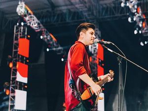 Hobi Makan Ayam Goreng hingga Tengkleng, Ini Gaya Makan Febrian Nindyo HIVI!