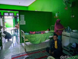Korban Keracunan Makanan Kenduri Gulai Ayam di Ponorogo Bertambah Korban Keracunan Makanan Kenduri Gulai Ayam di Ponorogo Bertambah