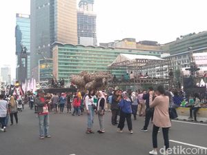 Antusiasme Warga Sambut Peringatan HUT Ke-492 DKI di Bundaran HI