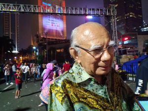 Hadir di HUT DKI, Emil Salim Puji Macet Jakarta Mulai Berkurang Hadir di HUT DKI, Emil Salim Puji Macet Jakarta Mulai Berkurang
