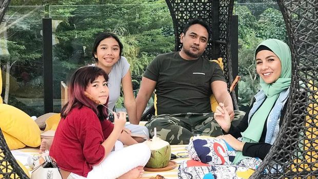 Meisya Siregar & Bebi Romeo