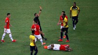 Di penghujung laga, Ekuador harus bermain dengan 10 orang menyusul kartu merah yang didapat Gabriel Achiller. (Foto: REUTERS/Luisa Gonzalez)