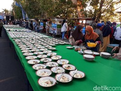 Ribuan Porsi Bakmi Jawa Gratis Meriahkan HUT ke-188 Kabupaten Gunungkidul