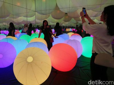 Berburu Spot Foto Instagramable di TeamLab Future Park