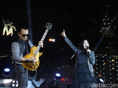 Tantri Kotak Tampil Powerfull di Atas Panggung