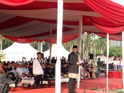 Anies Pimpin Upacara HUT DKI ke-492 di Monas