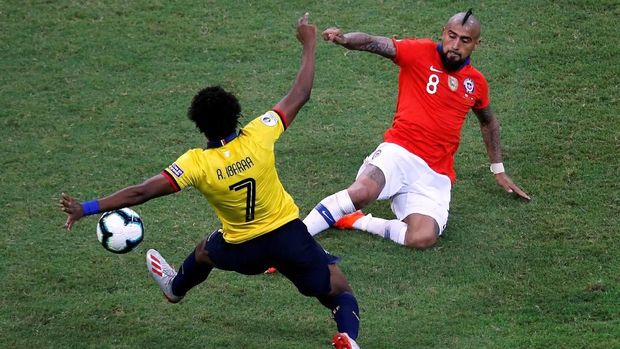 Timnas Chile untuk sementara jadi pemuncak klasemen Grup C.