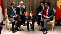 Jokowi mendorong penyelesaian negosiasi batas ZEE saat bertemu dengan Perdana Menteri Viet Nam Nguyen Xuan Phuc.