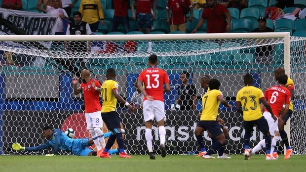 Timnas Chile unggul lebih dulu lewat gol Jose Fuenzalida.