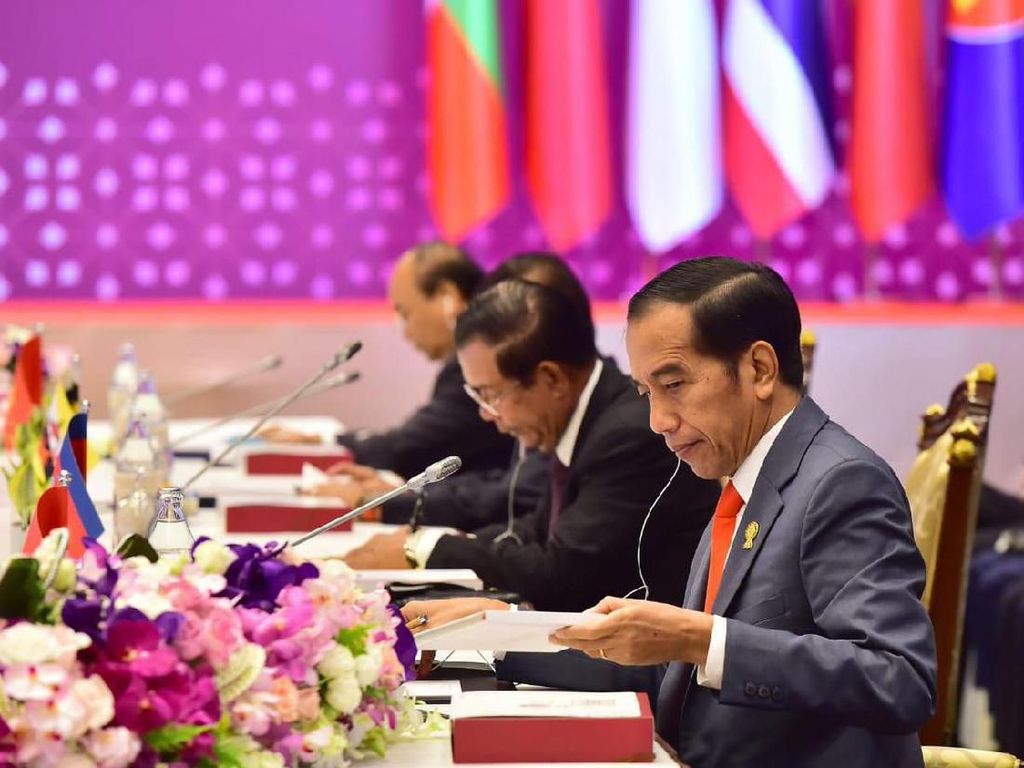 Bos IMF Ingatkan Jokowi Ekonomi Dunia Loyo 10 Tahun Terakhir Bos IMF Ingatkan Jokowi Ekonomi Dunia Loyo 10 Tahun Terakhir