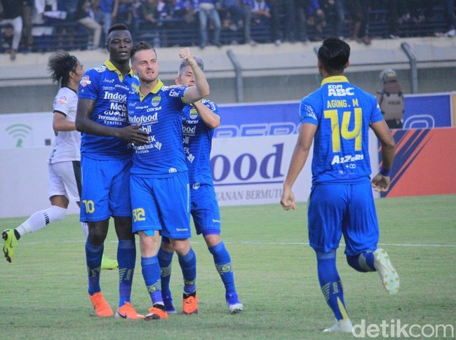 Persib Bandung Bermasalah Sejak Pramusim