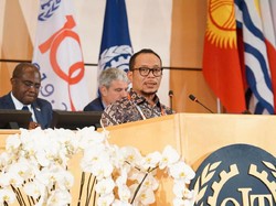 Presiden Jokowi Tunjuk Hanif Dhakiri Jadi Plt Menpora