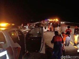 Detik-detik Pikap Terbakar Tewaskan Kenek di Tol Nganjuk