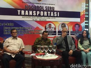 Kemenhub Mau Kawinkan Bus dan LRT, Jakarta Butuh?