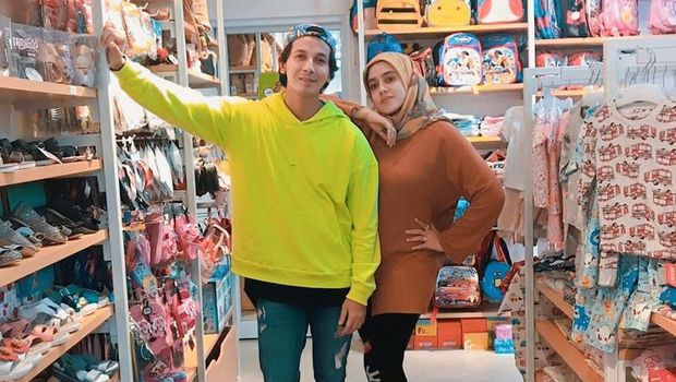 Sonny Septian & Fairuz A. Rafiq