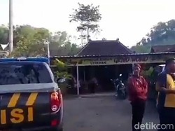 Sekelompok Orang Rusak Rumah Makan dan Motor di Gunungkidul