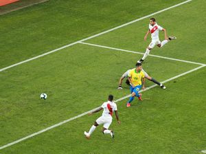 Firmino Lagi-lagi Cetak Gol Tanpa Melihat