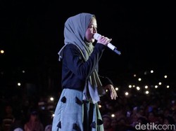 Nissa Sabyan Jadi Saksi Iritnya Motor Yamaha