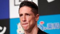 Torres tiba-tiba saja membuat keputusan mengejutkan dua hari lalu, yakni gantung sepatu. Padahal di usia yang baru 35 tahun, Torres setidaknya masih bisa berkarier untuk 2-3 tahun ke depan.