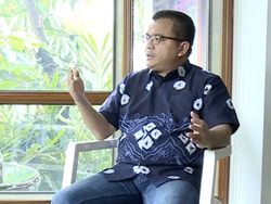 Denny Indrayana Kritik Wacana Jokowi Cawapres: Jika Jadi, Keajaiban Dunia