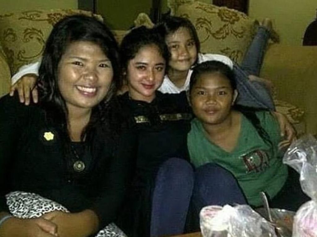 Foto Masa Lalu Viral, Meldi Ngaku Bangga Foto Masa Lalu Viral, Meldi Ngaku Bangga